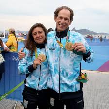 Ama cualquier cosa que flote, no se imagina sin ser deportista. Santiago Lange Y Juana Viale