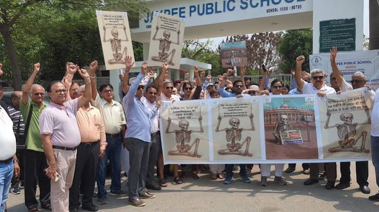 I'm retired now, don't know how many more years I can fight': Jaypee homebuyers protest delay in flat delivery | Delhi News - The Indian Express