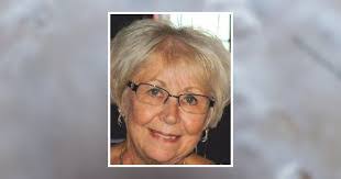 Aimee Ellsworth's Instagram, Twitter & Facebook