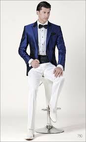 Look coordinato con abito e giacca. Abito Con Giacca In Shantung Misto Seta Blu Royal E Pantalone Bianco