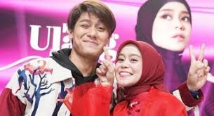 Kendati begitu, keduanya ternyata sudah memiliki rencana membangun rumah bersama dan di lokasi mana tempat tinggal mereka. Irfan Hakim Ungkap Rizky Billar Dan Lesti Kejora Menikah Tahun Depan