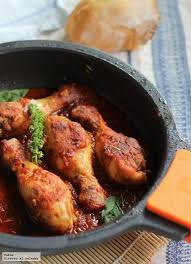 2 muslos de pollo, media cebolla, 200 ml de nata, 200 ml de vino blanco, 50 ml de nata para cocinar. 15 Recetas Faciles Y Rapidas Para Cocinar Muslos O Jamoncitos De Pollo Receta En 2020 Pollo En Salsa De Tomate Pollo Guisado Pollo En Salsa