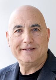 Bowie's pianist, Hoag doctor change lives with music