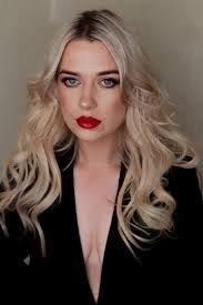 Karla Meyer's Instagram, Twitter & Facebook