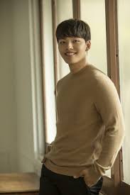 Dalam sebuah wawancara, yeo jin goo mengungkapkan . Yeo Jin Goo Talks About His Friendship With Bts S Jungkook And Park Bo Gum Soompi