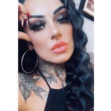 Deborah Plunkett's Instagram, Twitter & Facebook