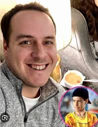 When you realize adulthood is just paying bills and being tired.😅