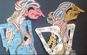 Informasi apa saja yang disampaikan dalam teks tersebut? Wayang Media Tradisional Yang Universal Metrum