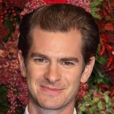 Cheatsheet reported on their romance, indicating they were the most adorable, unofficial couple that hollywood had seen in a long while. Andrew Garfield Movie Actor Alter Geburtstag Bio Fakten Familie Vermogen Grosse Mehr Allfamous Org