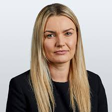 Holly Platt's Instagram, Twitter & Facebook