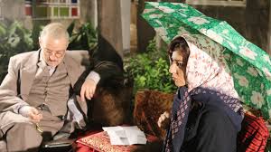 من الفنانين البارزين في الدراما السورية، وقد قدّمَ أعمالًا وُلد الفنان بسام كوسا في السابع من تشرين الثاني/ نوفمبر عام 1954 في مدينة حلب في سوريا، وتخرج من كلية الفنون الجميلة في دمشق. Ø¶Ø¨ÙˆØ§ Ø§Ù„Ø´Ù†Ø§ØªÙŠ Ø§Ù„Ù…Ø³Ù„Ø³Ù„ Ø§Ù„Ø°ÙŠ Ø±Ø£Ù‰ Ù…Ø£Ø³Ø§Ø© Ø§Ù„Ø³ÙˆØ±ÙŠÙŠÙ† ÙÙŠ Ø§Ù„Ø¨Ø­Ø±