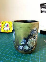 decoupage on pottery cup ديكوباج على كاس الفخار باستعمال ورق الساندويتش ثم دمج الألوان حول الصور decoupage arty planter pots