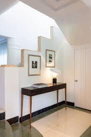 Don't hesitate to use a create interest by featuring decor with a range of heights. 30 Creative Ideas For Styling A Console Table How To Style A Console Table