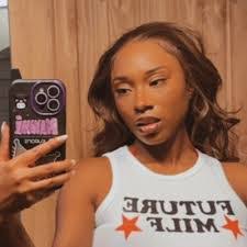 Karli Parker's Instagram, Twitter & Facebook