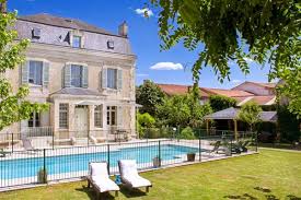 Réserver une table le petit chateau d'eau, paris sur tripadvisor : Astier Petit Chateau In Dordogne Villas In France