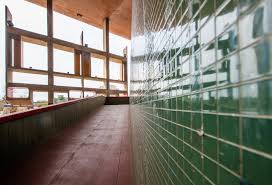 Si bien se había determinado que el lunes 24 de mayo sería feriado puente, el gobierno nacional decidió suspenderlo para evitar un masivo movimiento turístico como ocurrió en semana santa. Semana Del 24 Al 28 De Mayo Feriados Y Actividades Virtuales Escuela Superior De Comercio Manuel Belgrano