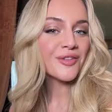 Admiring Maddie and Kelsea Ballerini