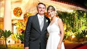 Joias De Michelle Bolsonaro Sao Discretas E Elegantes Waufen Vestido Daminha De Honra Primeira Dama Vestidos