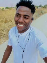 Good evening not long ago there was a tree service gentleman Hispanic I am  trying to get his number if anyone has his name or phone number can you  message me pls