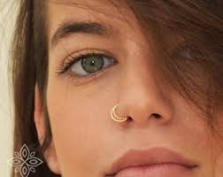 Aro nasal de ORO MACIZO de 14 k NO chapado Aro nasal de oro macizo  Cartílago Tragus Hélice Anillo nasal Pequeño Tiny Little Sleeper Anillo  para tabique Tabique de oro