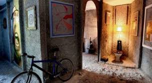 È stata sottratta una somma di 1 milione di eur. A Dublino La Casa Da 1 Miliardo Di Euro Fatta Interamente Di Banconote