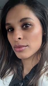 Westman Atelier pink bubble powder for brightening