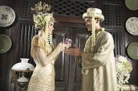 #pantun cinta betawi kocak #pantun betawi asli #contoh pantun lamaran betawi #pantun betawi rayuan gombal #pantun betawi jabodetabek #pantun betawi ngajak berantem #pantun pernikahan. Begini Lho Tradisi Pernikahan Adat Betawi Kamu Yang Asli Jakarta Sudah Tahu Belum