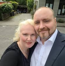 Auf den Erdbeerfeldern ist viel Betrieb