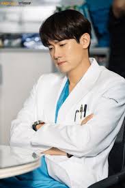 Yoo Yeonseok Selebritas Suami Pria