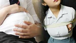 Tanpa buang waktu lagi kukangkangkan kedua kakinya sehingga liang kewanitaannya kelihatan terbuka. Kisah Nyata Ibu Muda Hamil Sebelum Nikah Tak Dinafkahi Saat Lahiran Tak Didampingi Tribun Batam