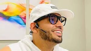 Eliane Soto's Instagram, Twitter & Facebook