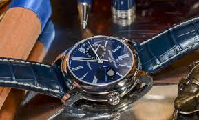 I know a lot of people that have gone for a mechanical moonphase that don't leave it on a winder. Frederique Constant Classic Moonphase Manufacture Watch Review Ablogtowatch