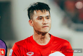 Anh từng 3 lần nhận danh hiệu quả bóng vàng việt nam vào các năm 2004, 2006, 2007 và được xem là một trong số những cầu thủ. Cong Vinh Ghi Ban Vao LÆ°á»›i Thai Lan La Khoáº£nh Kháº¯c Háº¡nh Phuc Nháº¥t