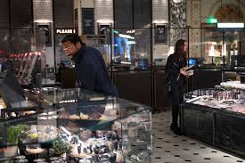 Anne hathaway, chiwetel ejiofor, stephen merchant and others. Locked Down Review Once Upon A Crime In Quarantine