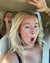 ella bernard (@ellaabernardd) • Instagram photos and videos