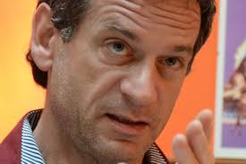 Qué es de la vida de Daniel Kuzniecka?