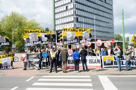 Vandaag 11 juli heeft het nevelse vlaams belang een rondrit gemaakt doorheen nevele, landegem, hansbeke, vosselare, poesele en merendree. Vlaams Belang Protesteert Aan De Deuren Van Medina Beurs Antwerpen Pzc Nl