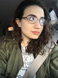 What is an appropriate tip amount for a 250-300 color service?