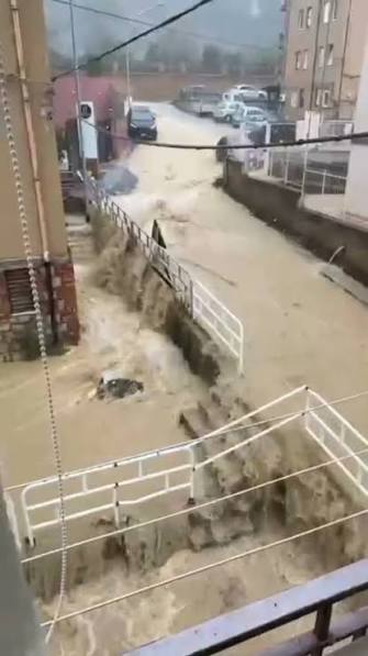 🔴Violento nubifragio ad Agrigento: in un'ora circa caduti 150mm, ovvero  oltre 5 volte la media dell'intero mese di settembre! Inevitabili disagi.  #maltempo #agrigento