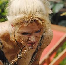 Anfang 2015 zieht die junge mutter ins dschungelcamp nach australien! Dschungelcamp 2015 Sara Kulka Das Opfer Der Nation Welt