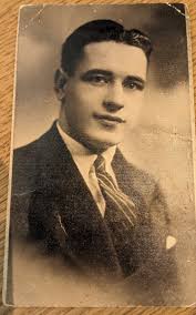 Hi, my grandfather was Leslie Jelly Wright born Southampton . His mother  was Sarah Elizabeth Jelley, born in Winchester in 1860. Her father was  Thomas from Wiltshire, I believe, and I think