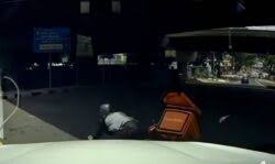 Check spelling or type a new query. Penunggang Motosikal Parah Rempuh Kereta Kosmo Digital