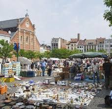 In belgien findet immer sonntags der antikmarkt für möbel, kleidung und vintage statt. Der Fruhling Kommt Die Markte Wachen Auf Belgieninfo