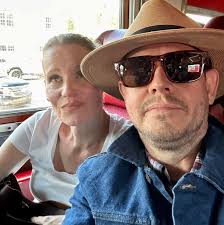 Is the DJI Mini 4K a good beginner drone or is there one better for a  budget?