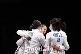 김지연 펜싱 여자개인 사브르 준결승 (런던올림픽). Eb1ow Yoepahxm