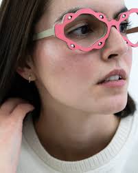 The legendary Doris Norton, is a pioneer of electronic music and one of  Italy's first female producers. In the early 80s Doris collaborated with  brands like Apple, IBM and Roland that sponsored