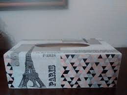 Epingle Sur Boite A Mouchoirs J'ai donc reçu une boite à mouchoir en bois à personnaliser et une sélection de papier décopatch… dont les couleurs ne s'accordaient pas vraiment avec ma chambre, à vrai dire. pinterest