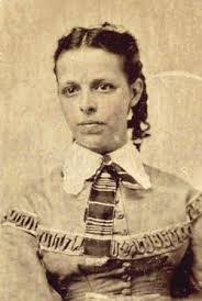 Ellen Deane's Instagram, Twitter & Facebook