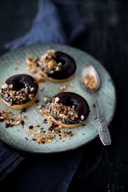 Donuts Au Chocolat Et Pralin Chocolat Alimentation Patisserie Facile
