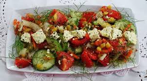Griechischer Bauernsalat Mit Gelben Linsen Und Feta Von Dieter Sedlaczek Chefkoch Rezept Salat Gelbe Linsen Feta